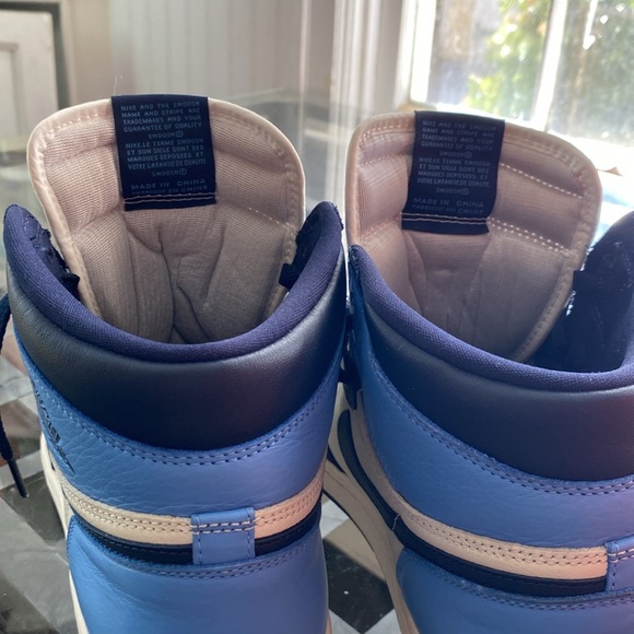 Jordan 1 UNC - Picture 4 of 5